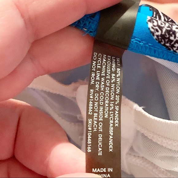 Torrid Swim Collection Pin Up Style Swimsuit Sz 3 - Picture 6 of 8